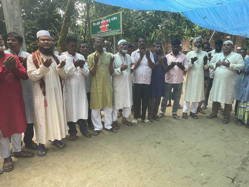 শহীদ আবু সাঈদের কবর জিয়ারত করলেন বিড়ি শ্রমিক ফেডারেশনের নেতারা