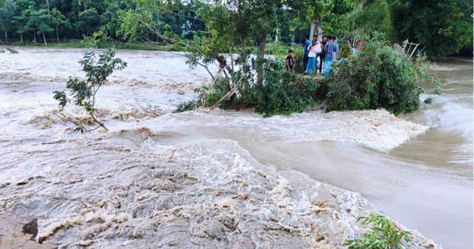 ভারী বৃষ্টিতে আগস্টেও বন্যার শঙ্কা