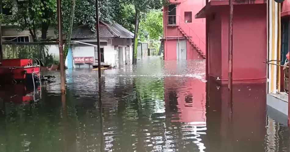 ধীরে নামছে সিলেটের পানি