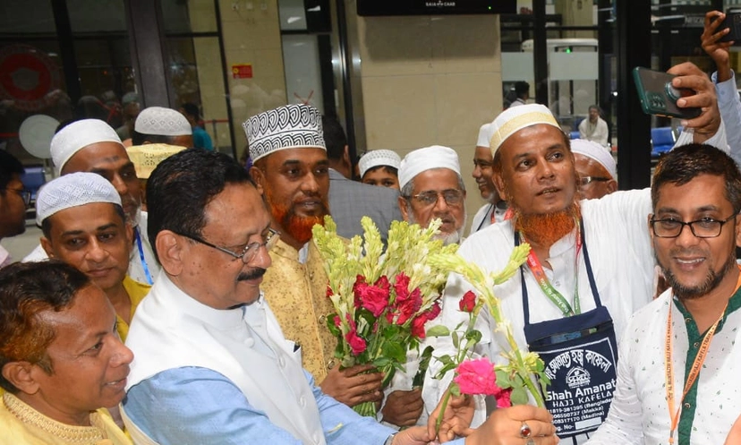 চট্টগ্রাম থেকে ছেড়ে গেল প্রথম হজ ফ্লাইট