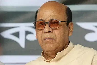 সাবেক মন্ত্রী কামরুল ইসলাম গ্রেপ্তার